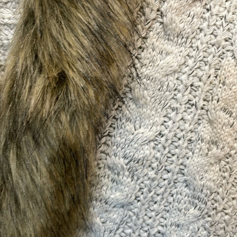 Anthropologie/Northern Angle Raglan Sleeve Fur Accent Sweater  -L- #0045 - Picture 7 of 10